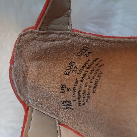 New-Naturalizer Kinsley Suede Heel Size 7 - Picture 10 of 11
